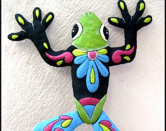 FROG - Outdoor Metal Art, Frog Wall Hanging, Metal Wall Art, Yard Art, Garden Decor, Painted Metal Art - Tropical Decor - M703-BL-GR