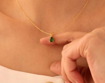 Emerald Green Choker Necklace, May Birthstone Dainty Necklace, Tiny Silver Teardrop Necklace, Pear Emerald Necklace