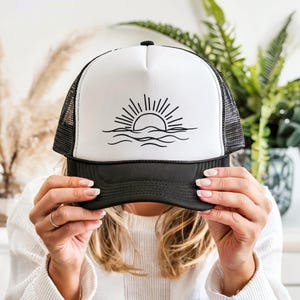 Sun and Wave Printed Hat Surf Trucker Hat Coastal Beach Hat Vacation Cap for Women