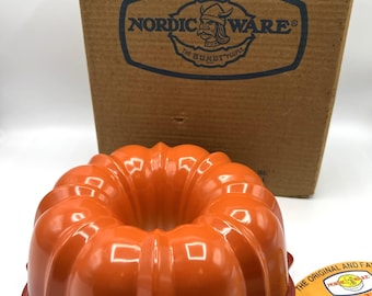 Nordic Ware Bundt Pan Flame Orange Aluminum 12 Cup Vintage NOS