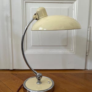Original Vintage Bauhaus Kaiser Idell Table Lamp Mod. 6631 in Beige by Christian Dell