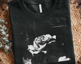 Dark Rose Halbton T-Shirt: Gothic Blumenmuster