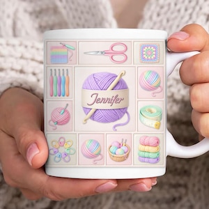 Könnte beinhalten: Ein Set aus drei Keramikbechern mit gesprenkelter, matter Oberfläche. Die Becher sind in Creme-, Hellgrau- und Dunkelgrautönen gehalten. Jeder Becher hat ein schlichtes, minimalistisches Design und einen abgerundeten Henkel.