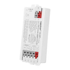 Puede incluir: Controlador LED 2 en 1 blanco con tecnología Zigbee 3.0+2.4G. El controlador tiene una luz indicadora roja, verde y blanca. Tiene una salida máxima de 12A por canal y una salida total de 12A. La distancia de control es de 30 metros para 2.4G y de 100 metros para áreas abiertas.
