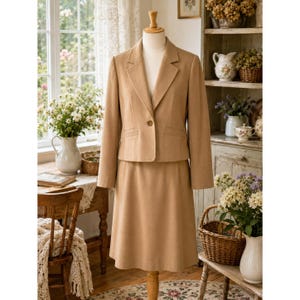 Vintage Pendleton Womens 2-Piece Skirt Suit Size 12P Wool EUC Camel USA