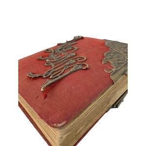 Antique Victorian Red Cloth & Brass Photo Album 33 Family Photos 8728