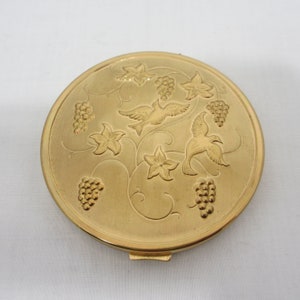 1940&#39;s Richard Hudnut Powder Compact God Birds/Flowers/Grapes
