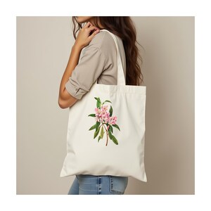 Premium Einkaufstasche.  100% Baumwolle. Langer Griff. Natürlich. Stilvolle Blumenkunst-Einkaufstasche.  Mary Vaux Wilcott Blume.  ROSA BAY RHODODENDRON.