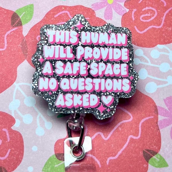 Odznaka „Bezpieczna przestrzeń” – Ten człowiek zapewni bezpieczną przestrzeń bez zadawania pytań – posiadacz odznaki wsparcia zdrowia psychicznego, prezent dla terapeuty, porada