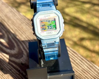 Casio helderblauw Frutiger Aero Y2k-horloge, LA-20WHS-2A, verlichting, alarm, chronograaf