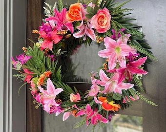 Ghirlanda floreale estiva tropicale – Decorazione per porta con gigli e rose rosa e arancioni brillanti
