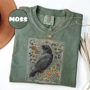 Comfort Colors Raven Tarot Card T-Shirt: Dark Academia Goblincore