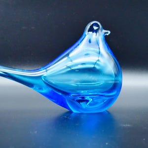 Mid century art glass cobalt blue bird figurine crystal glass sculpture vintage swedish 1970s hand blown lindshammar