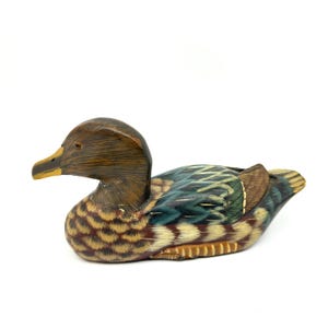 Vintage Hand-Carved Wood Duck – Hand painted Folk Art Mallard Sculpture – Rustic Lake House Cabin Décor – Collectible Bird Decoy Ornament