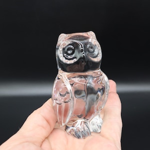 Scandinavian Crystal Owl Figurine: Nordic Art Glass Sculpture (8.5 cm)