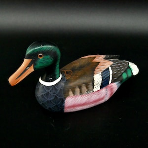 Vintage hand-painted wood decoy duck – rustic carved mallard bird figurine