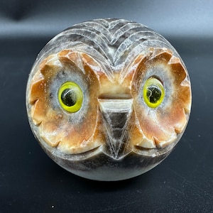Vintage italian alabaster owl paperweight – hand-carved marble bird, 1970s