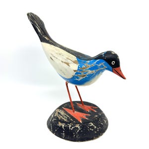 Folk Art Wooden Bird by Different Design – Hand-Painted Scandinavian Coastal Décor
