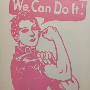 Impressions linogravures faites à la main sur du papier de qualité à exposer ou à partager avec des amis, des membres de la famille et des dirigeants politiques. Rosie la riveteuse
