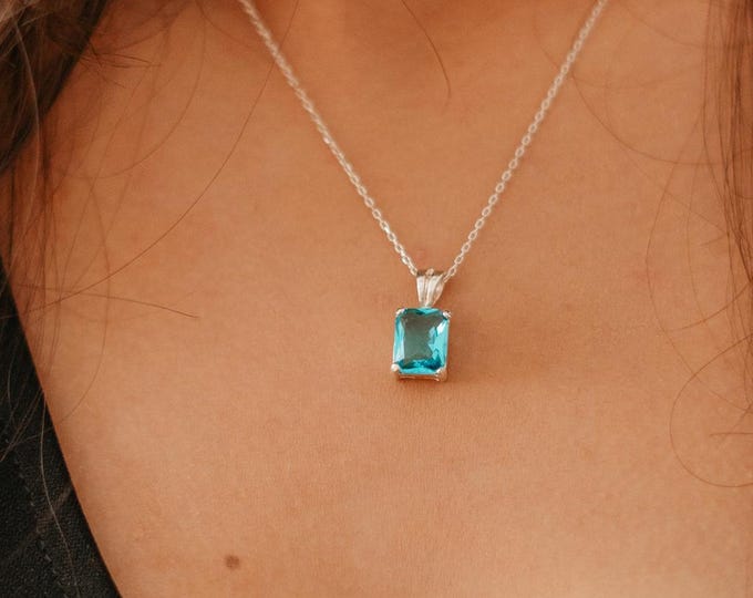Emerald Cut Birthstone Necklace – Elegant Silver Jewelry with Birth Month Gemstone
