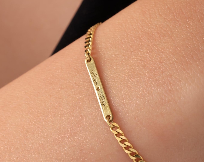 Double-Sided Name Bar Bracelet – Custom Engraved Curb Chain Jewelry Gift for Her