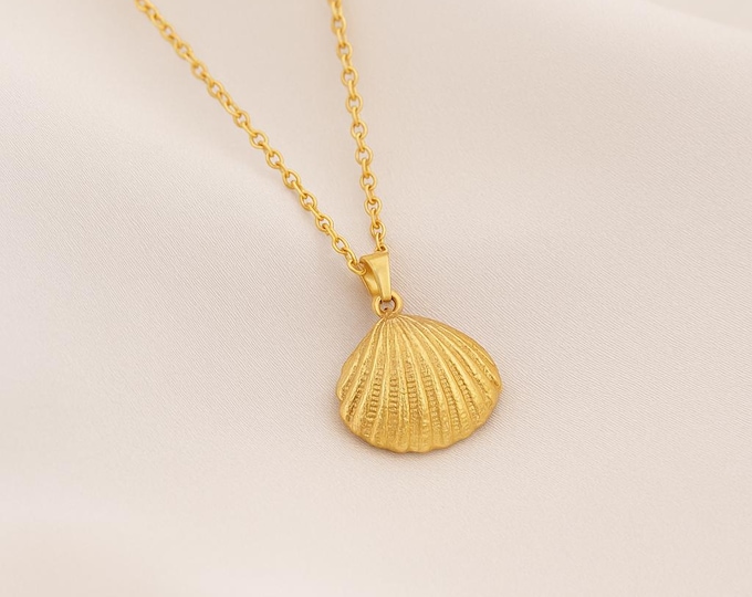 Sea Shell Necklace – Gold or Silver Shell Pendant, Ocean-Inspired Jewelry Gift for Her