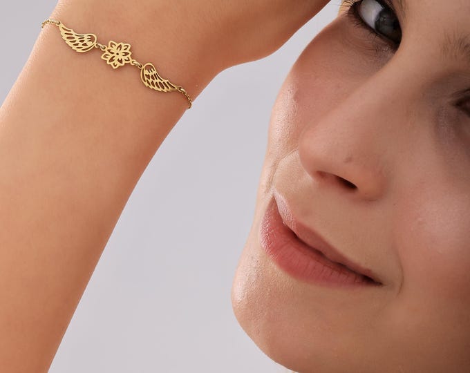 Angel Wing Bracelet with Optional Birth Flowers – Guardian Angel Memorial Jewellery Gift for Her