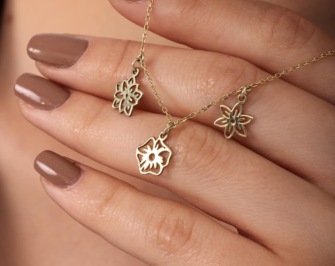 Family Birth Flower Necklace – Elegant Sterling Silver Pendant with Custom Birth Month Flowers