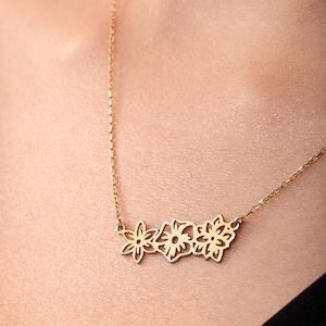 Birth Flower Necklace • Family Bouquet Pendant in Sterling Silver, 14K Gold or Rose Gold • Personalized Dainty Jewelry