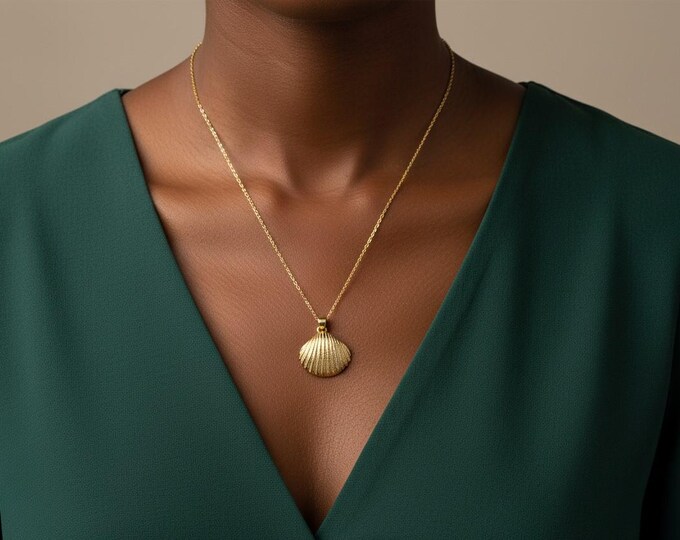 Sea Shell Necklace – Gold or Silver Shell Pendant, Ocean-Inspired Jewellery Gift for Her