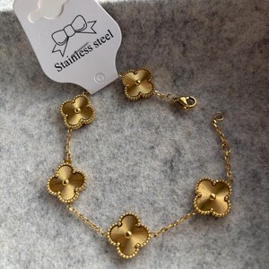 Gold clover bracelet