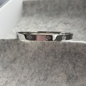 Silver clover bracelet bangle