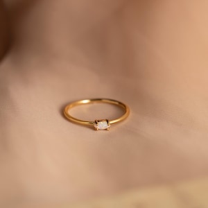 Bague cabochon opale marquise, bague à superposer opale ovale, bijoux d'amitié en argent sterling, cadeau tendance pour meilleure amie, cadeau maman, cadeaux de Noël
