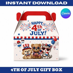 Może przedstawiać: Białe pudełko na prezent z czerwonym uchwytem i akcentami, z napisem "Happy 4th of July!". Pudełko przedstawia kreskówkowe zwierzęta z patriotycznymi akcesoriami, fajerwerkami i napisem "4th of July Gift Box."