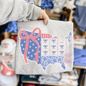 Camiseta con lazo americano retro, camiseta con lazo estadounidense, camiseta con mapa de EE. UU. de la generación del milenio, camiseta con mapa de América, camiseta con gráfico retro del 4 de julio