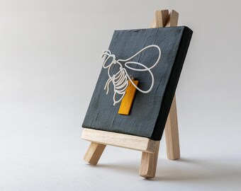 Handcrafted 3D Flying Bee Canvas Art: Desk & Shelf Decor