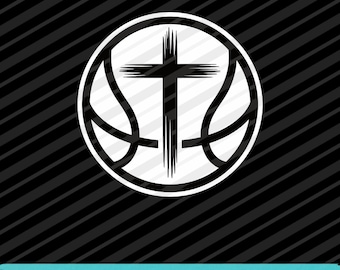 Può includere: Un design grafico in bianco e nero con un pallone da basket con una croce al centro. Il design del pallone da basket è bianco con accenti neri. Lo sfondo è nero con strisce diagonali bianche. Il testo "DOWNLOAD DIGITALE - PNG - SVG - EPS" è in basso.