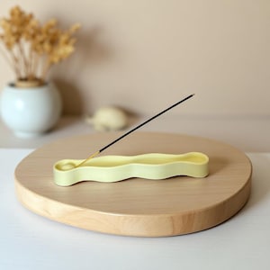 Modern Wavy Concrete Incense Burner – Sculptural Handmade Tray – Zen Room Decor – Stylish Gift for Him or Her