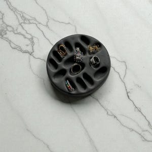 Organizador de platos de hormigón personalizado / Bandeja moderna para guardar joyas con estética minimalista / Idea de regalo de decoración del hogar funcional hecha a mano C1- Deep Black