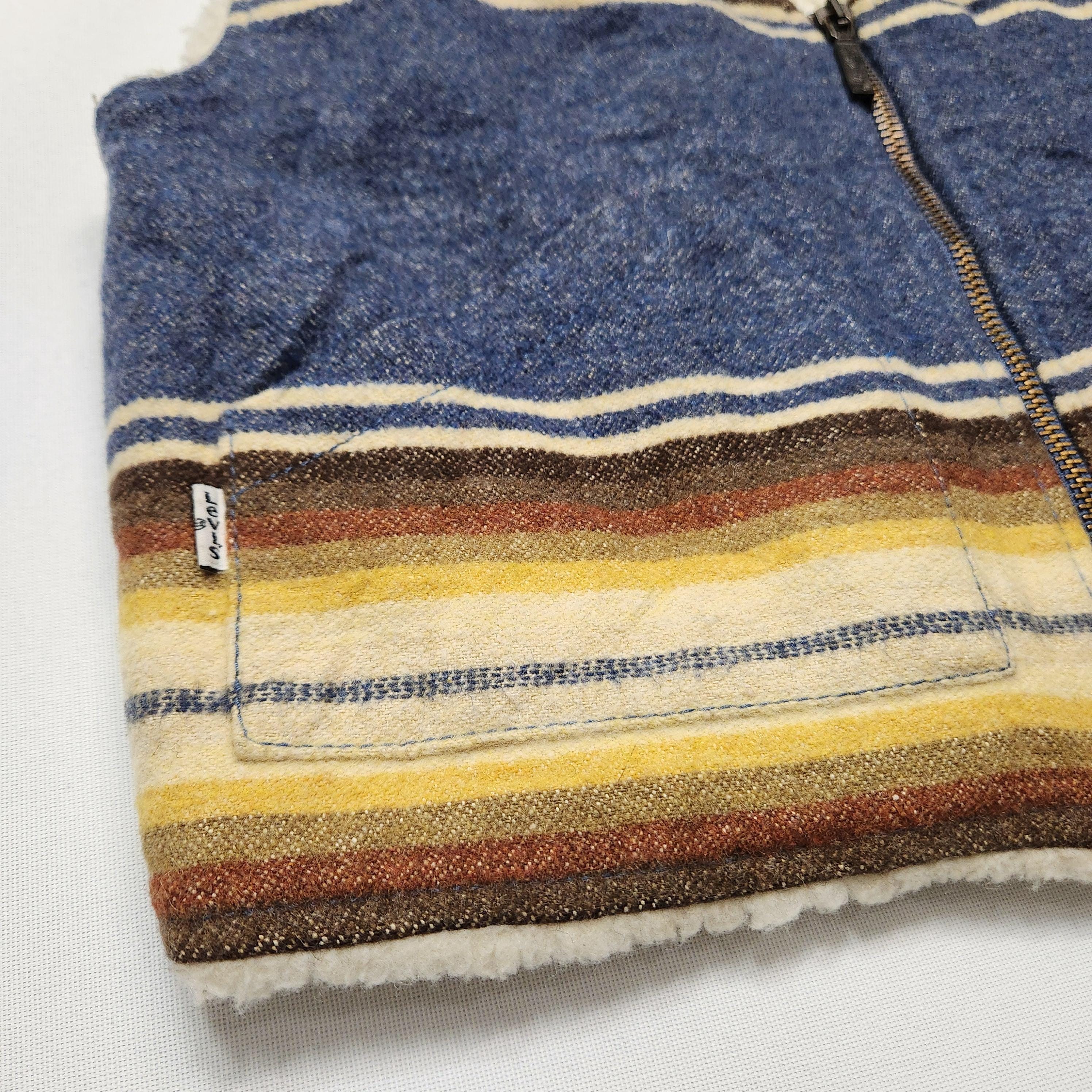 Vintage Levis Southwestern Blanket Stripe Sherpa Lined Zip Vest Size 4 image 3