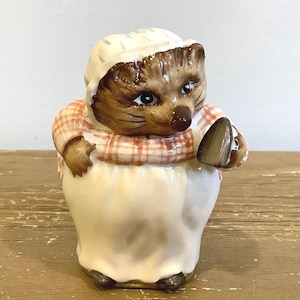 Vintage 1950s Beswick Beatrix Potter “Mrs. Tiggy-Winkle” Figurine – Made in England