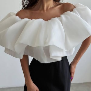 Off-shoulder blouse met ruches voor dames, statement partytop, dramatische volanttop voor speciale gelegenheden, gepersonaliseerd kledingcadeau voor haar