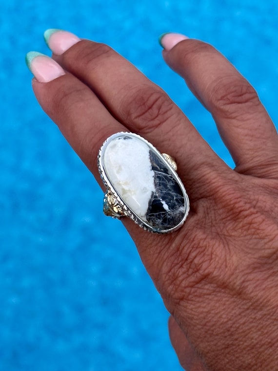 Bold statement cocktail ring with lion motif | St… - image 1