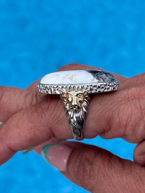 Bold statement cocktail ring with lion motif | St… - image 6