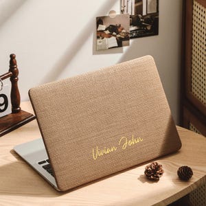 Funda rígida para MacBook Pro de 13, 14, 16 y 15 pulgadas, color castaño, compatible con MacBook Air de 13 pulgadas y MacBook Pro de 15 pulgadas, M2, M3, M4 y M5.