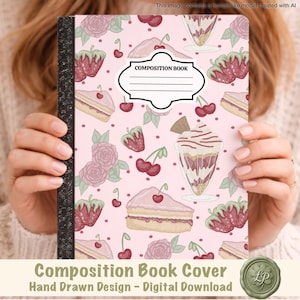 Può includere: Un quaderno con copertina rosa chiaro caratterizzato da un motivo ripetuto di fragole, ciliegie, fette di torta, coppe gelato e rose. Al centro è presente un'etichetta bianca con bordo nero e la scritta COMPOSITION BOOK.
