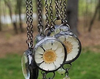 Daisy Terrarium Necklace, Organic Jewelry, Bridal Necklace, Real Daisy Soldered Necklace, Botantical Jewelry