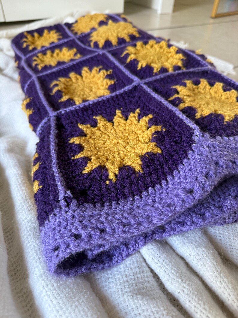 Sun Pattern Print Blanket