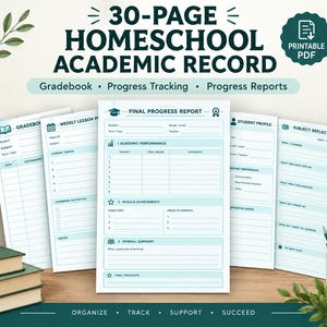 Könnte beinhalten: Ein 30-seitiges Set für schulische Aufzeichnungen im Homeschooling als druckbares PDF, bestehend aus Notenheft, Wochenplaner, Fortschrittsbericht, Schülerprofil und Reflexionsbögen in einem hellblauen und dunkelgrünen Design.
