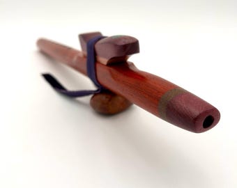 Flauta de Padauk en Si Alto – Incrustaciones de Malaquita, Corazón Púrpura y Nogal